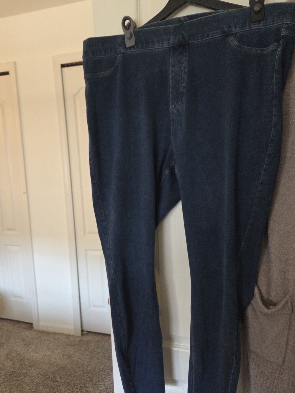 Women's Dark Blue Hue Stretch Jeggings